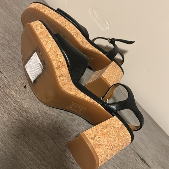 NWOT naturalizer black heels with cork bottoms.  9 medium - Picture 6 of 6